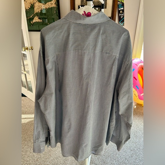 Men’s button down dress shirt - Picture 4 of 4